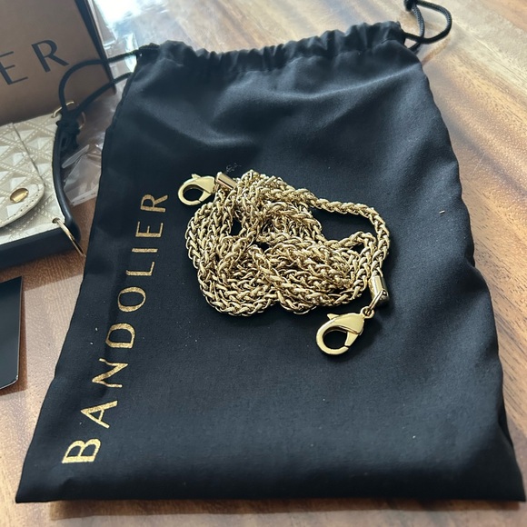 Bandolier Iphone11 cover - Sheila - - Picture 3 of 4